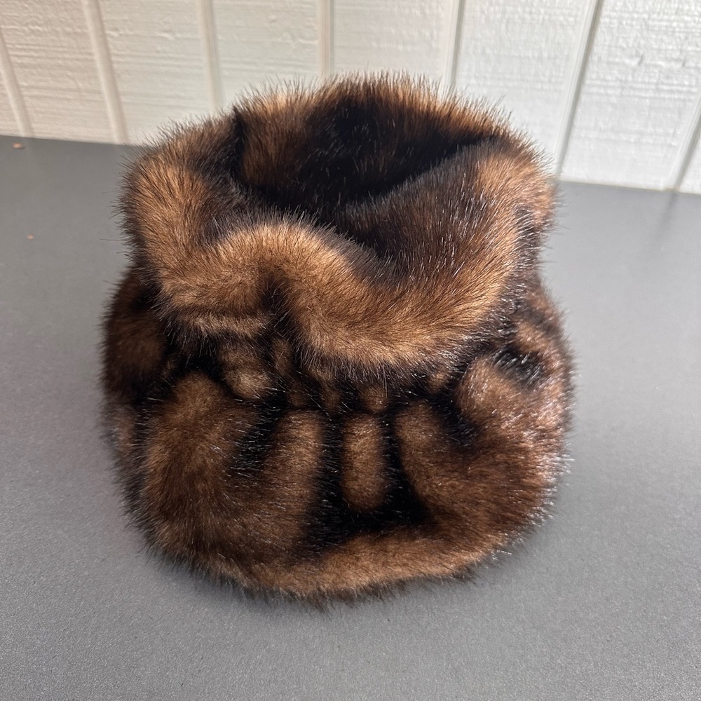 Women’s OSFM Parkhurst Luxurious Brown Fur Bucket Hat Made in Canada - Picture 3 of 9